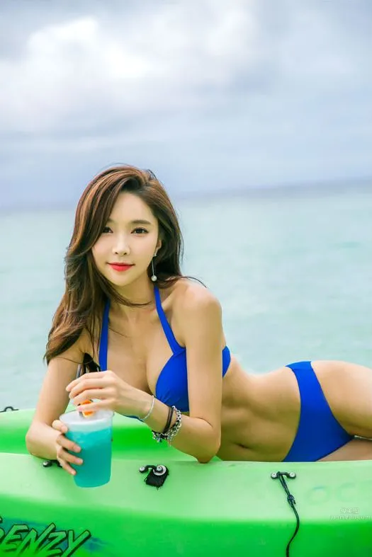 Park Soo Yeon, 2017 Swimwear Series Photo Collection Three photo 12