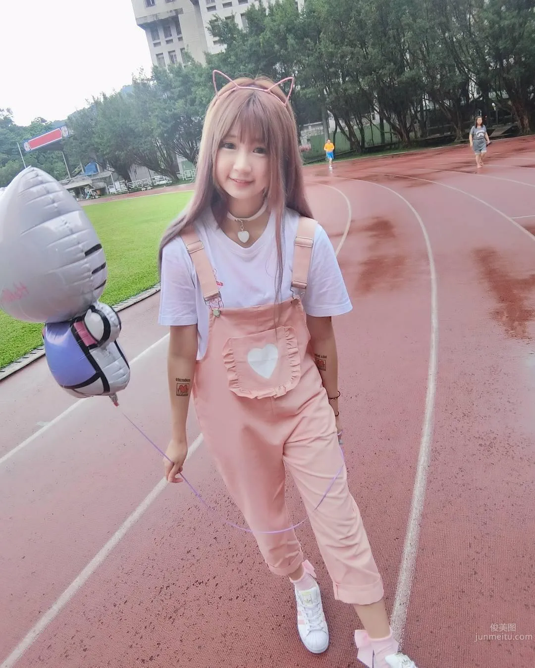 超甜美萌妹周奕瑜 深藏不露的好身材 10
