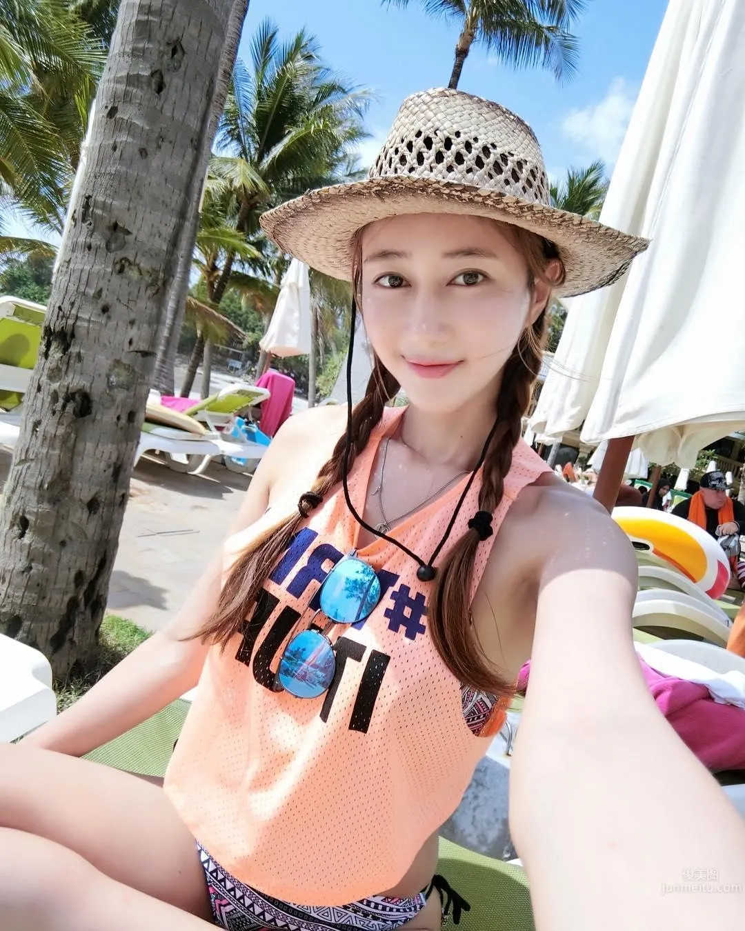 球場驚見長腿正妹！身着比基尼更美感 24