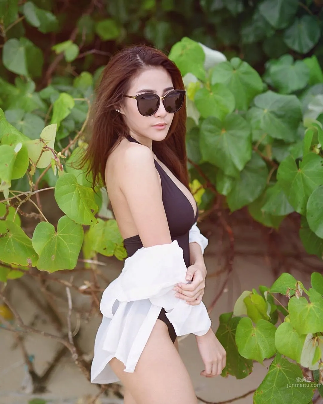 Bowlki Phasinee - Bikini Warms Your and My Empty Winter photo 49