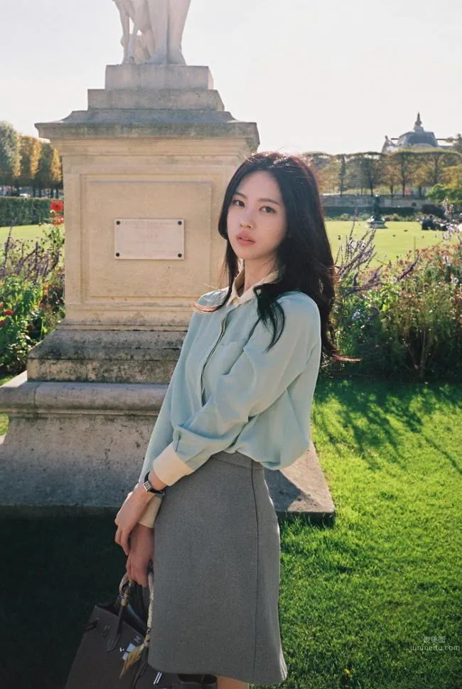 冷豔美人尹善英 洋裝美照惹人愛 8