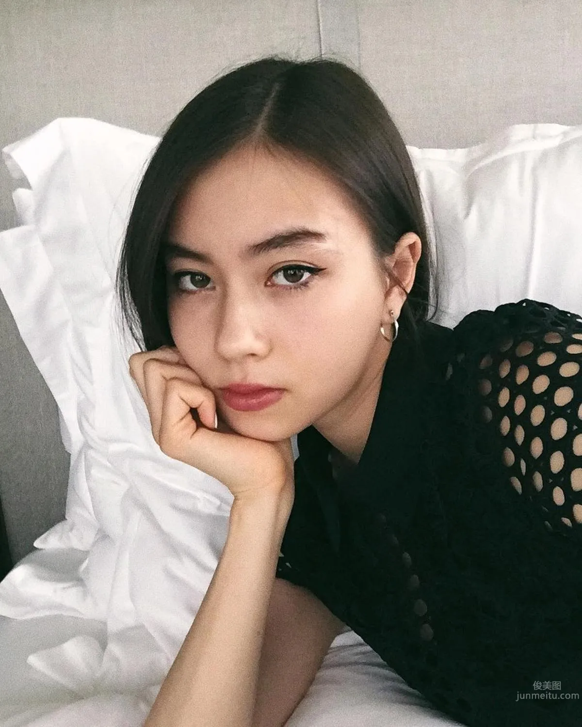 Chinese-American Mixed Blood Lauren Tsai, Full of Energy Retro Vibe photo 35