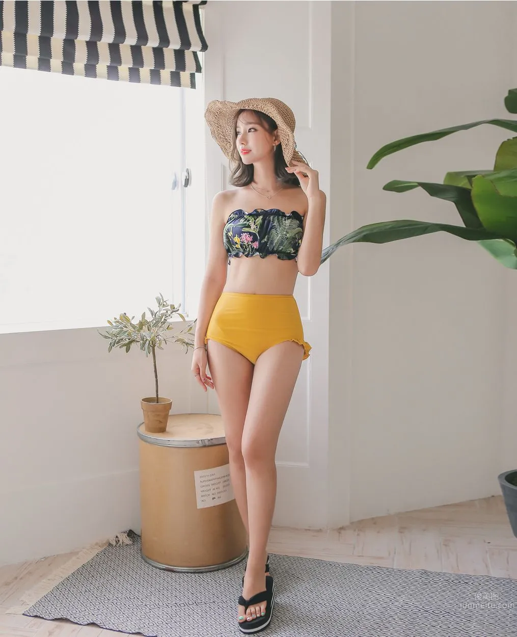Korean Model Yeonjieun maybeach Swimwear Series Five photo 2