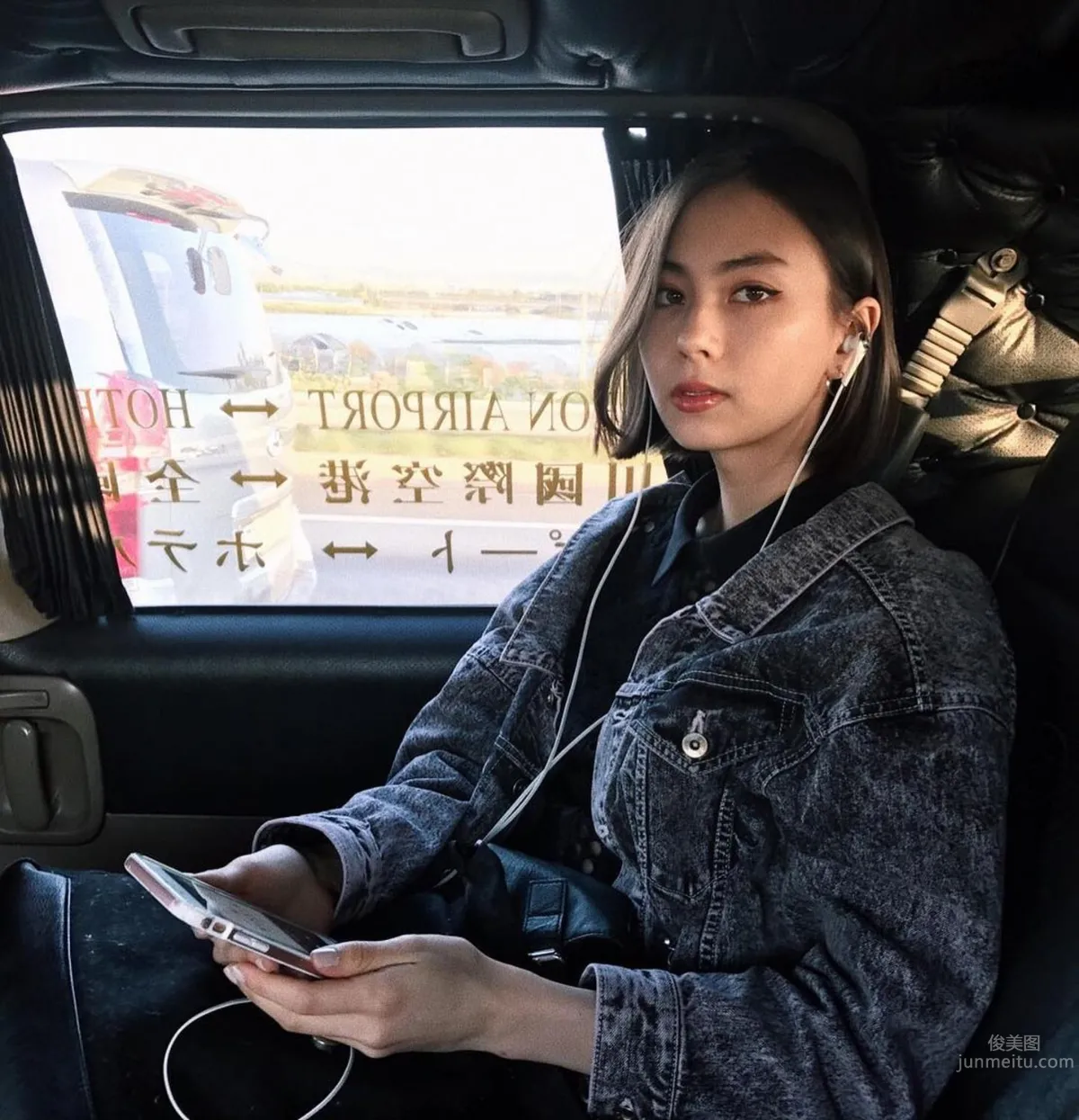 Chinese-American Mixed Blood Lauren Tsai, Full of Energy Retro Vibe photo 28
