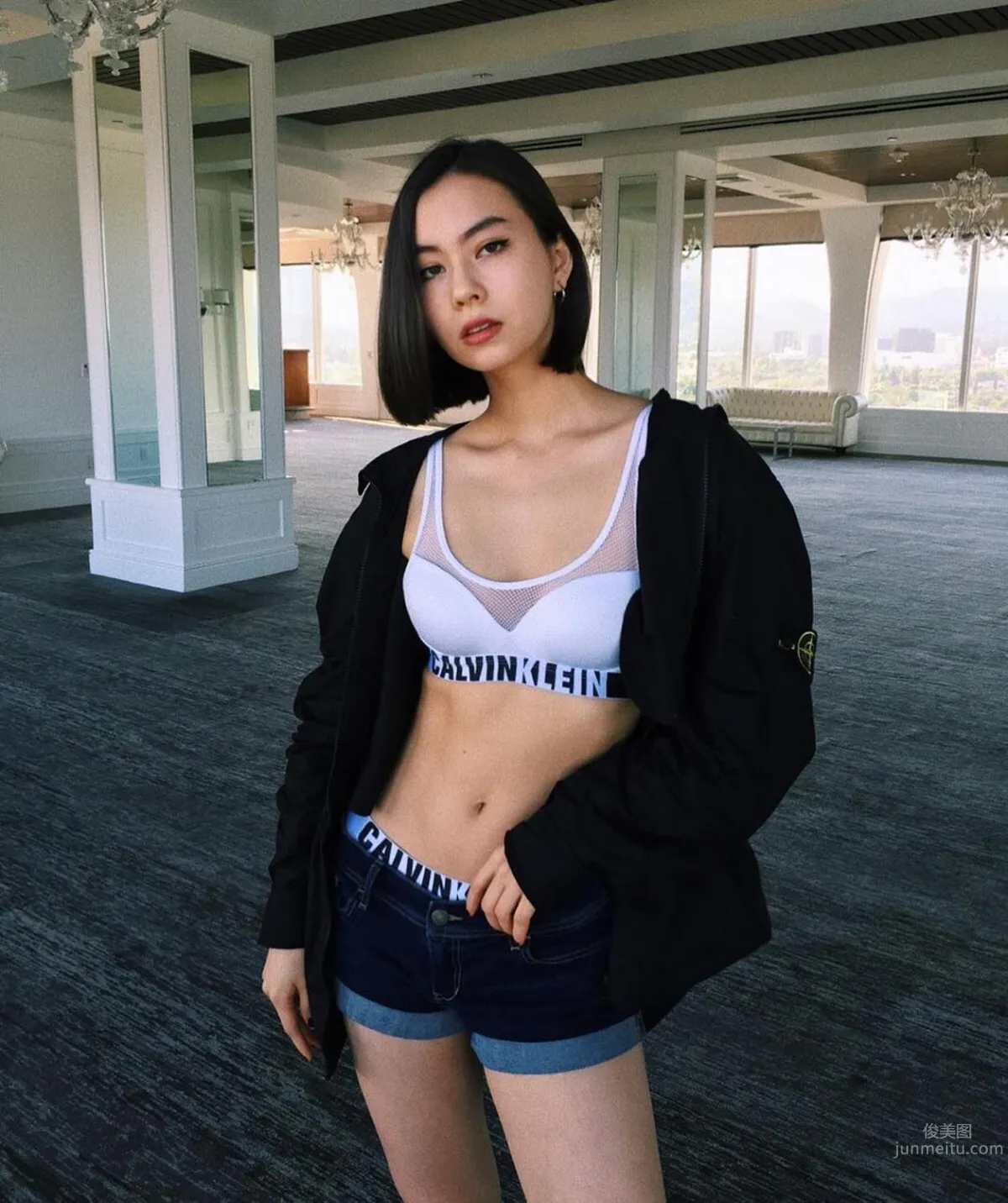 Chinese-American Mixed Blood Lauren Tsai, Full of Energy Retro Vibe photo 39