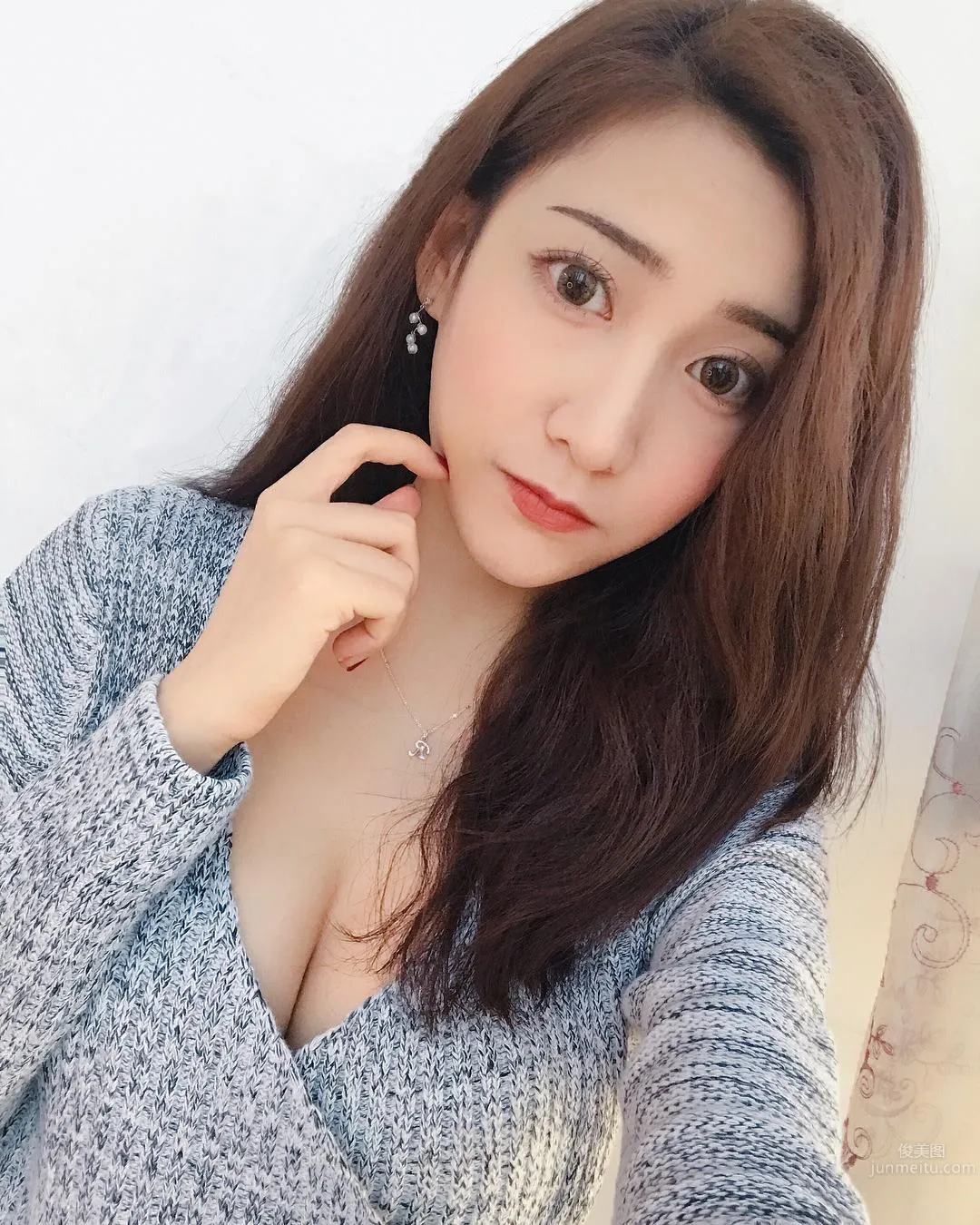 Taiwan Elegant Flight Attendant Zheng Shixuan, Sweet Smile and Big Bust and Long Legs photo 32