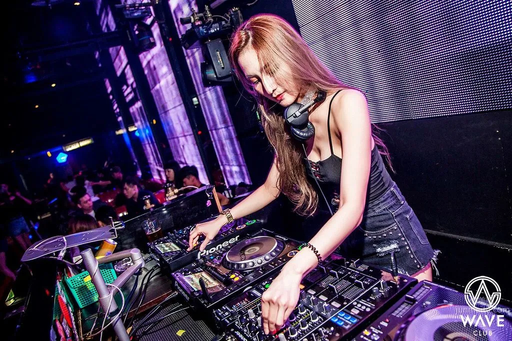 派對尤物DJ林佩佩 比基尼讓人把持不住！ 31