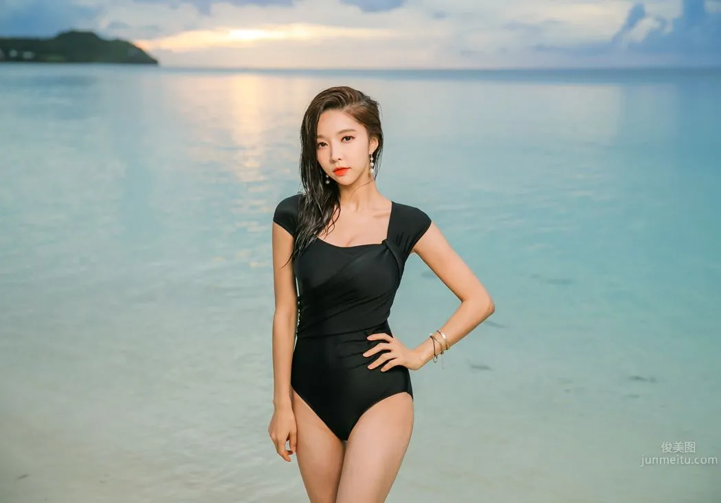 Park Da Hyun - Eranzi Bikini Series Three photo 64
