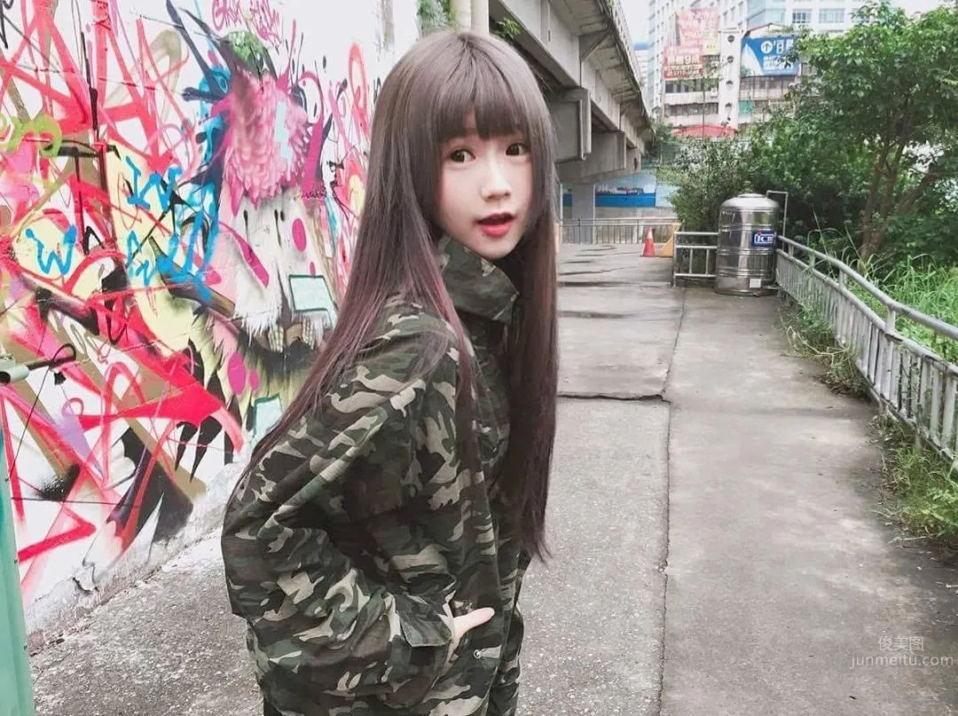 超甜美萌妹周奕瑜 深藏不露的好身材 36
