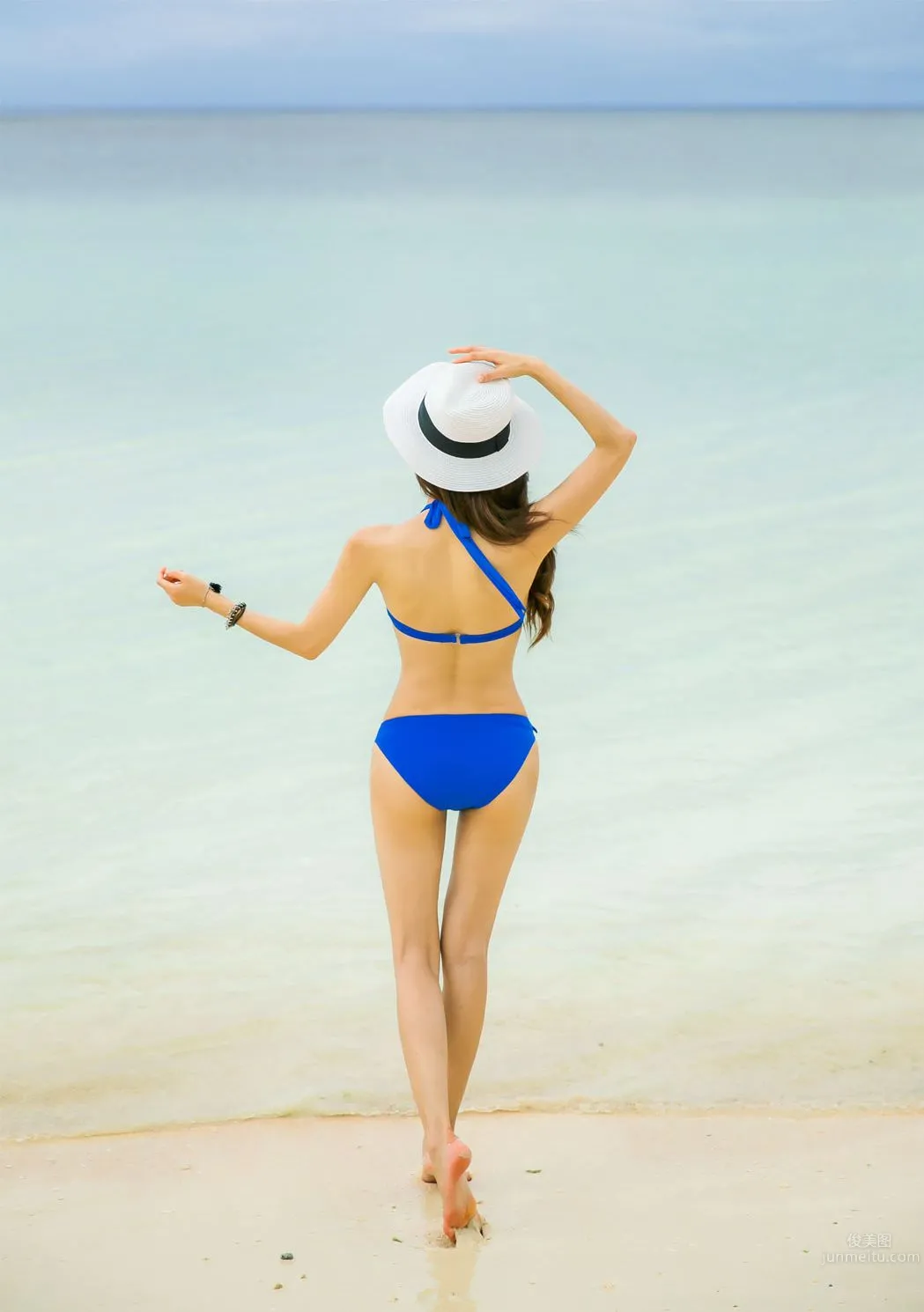 Park Soo Yeon, 2017 Swimwear Series Photo Collection Three photo 2