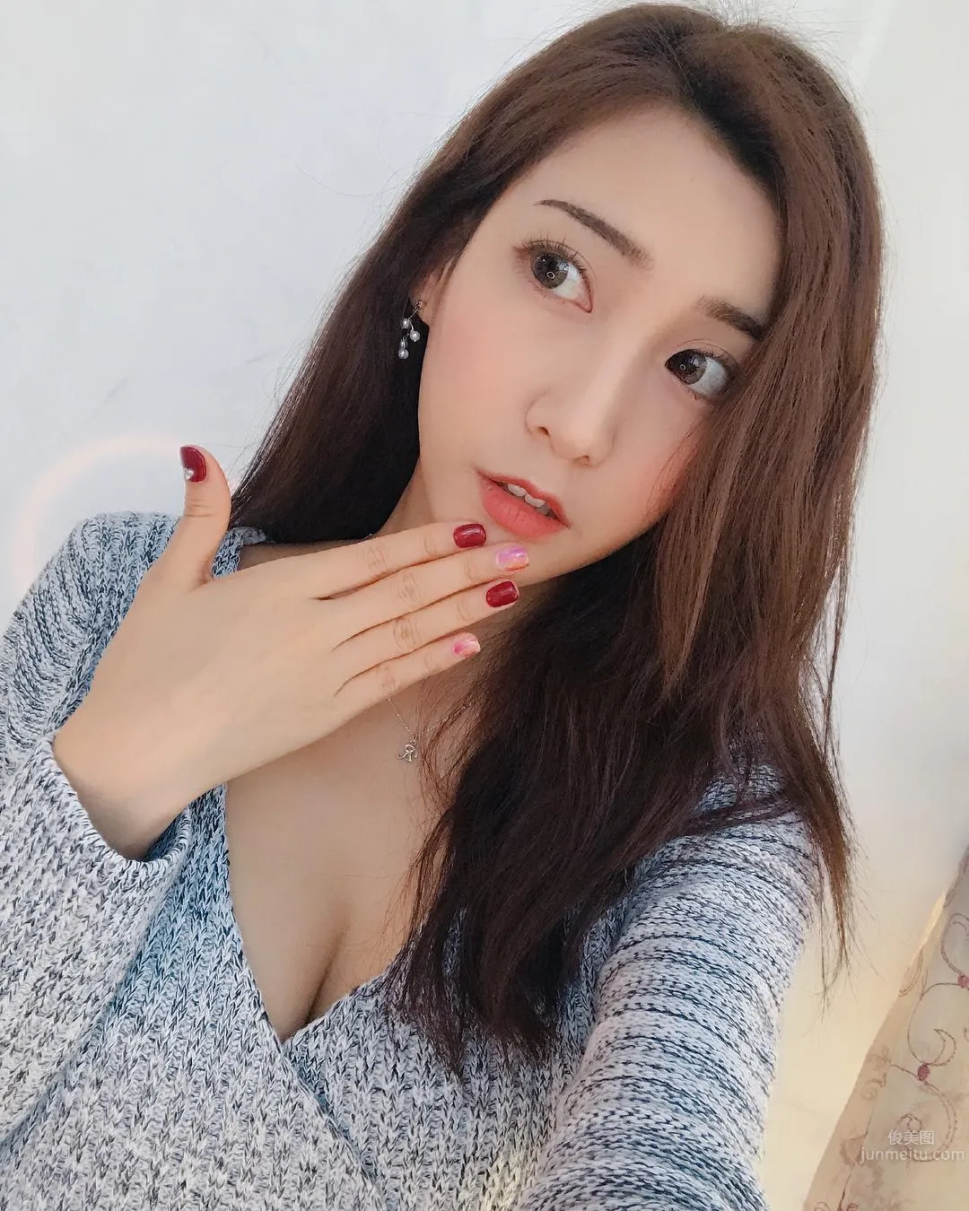 Taiwan Elegant Flight Attendant Zheng Shixuan, Sweet Smile and Big Bust and Long Legs photo 31