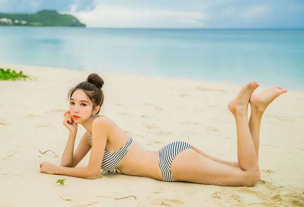 Park Da Hyun - Eranzi Bikini Series Three photo 49
