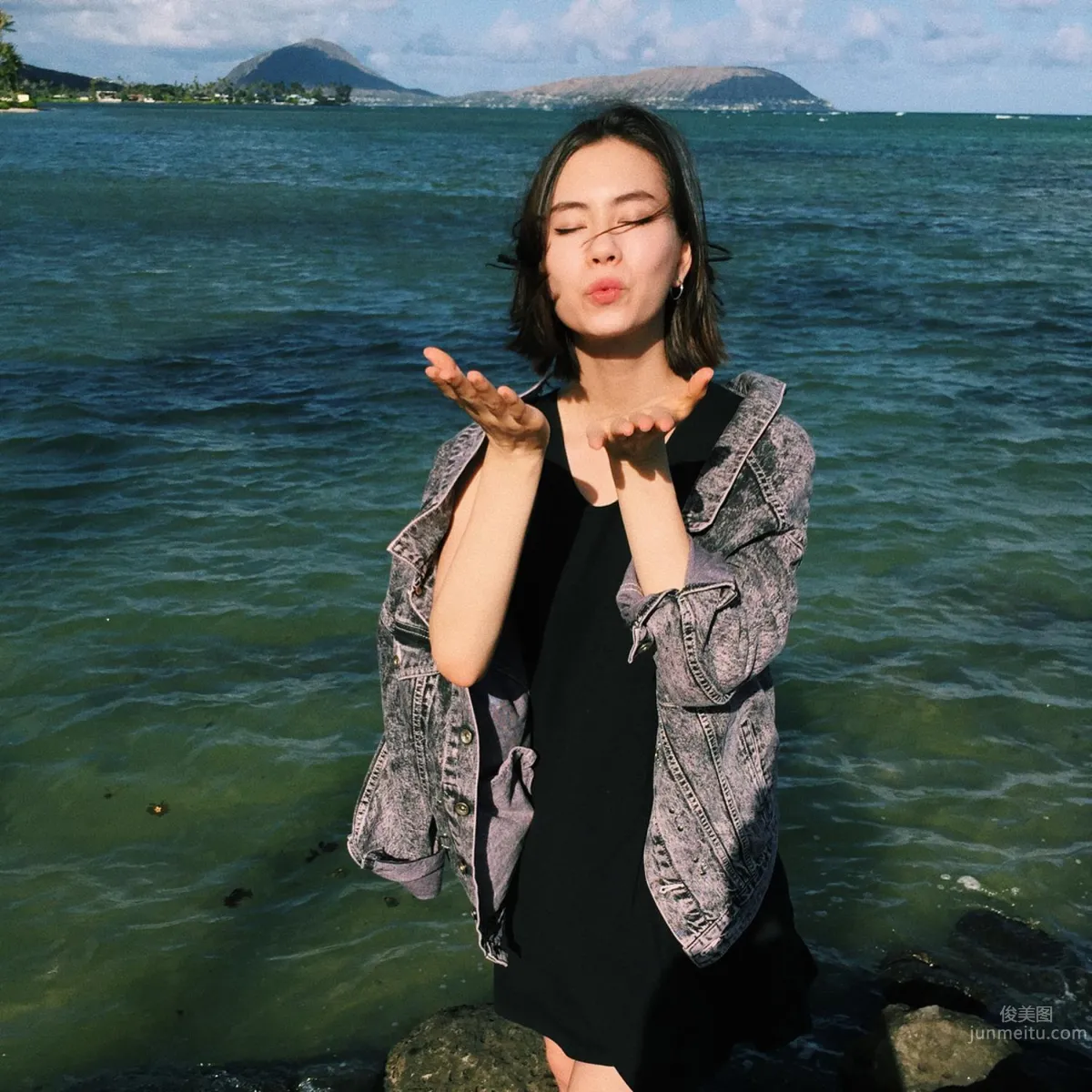 Chinese-American Mixed Blood Lauren Tsai, Full of Energy Retro Vibe photo 36
