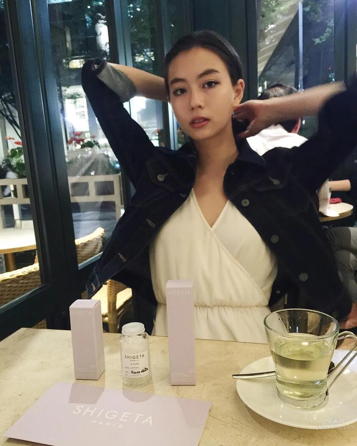 Chinese-American Mixed Blood Lauren Tsai, Full of Energy Retro Vibe photo 9