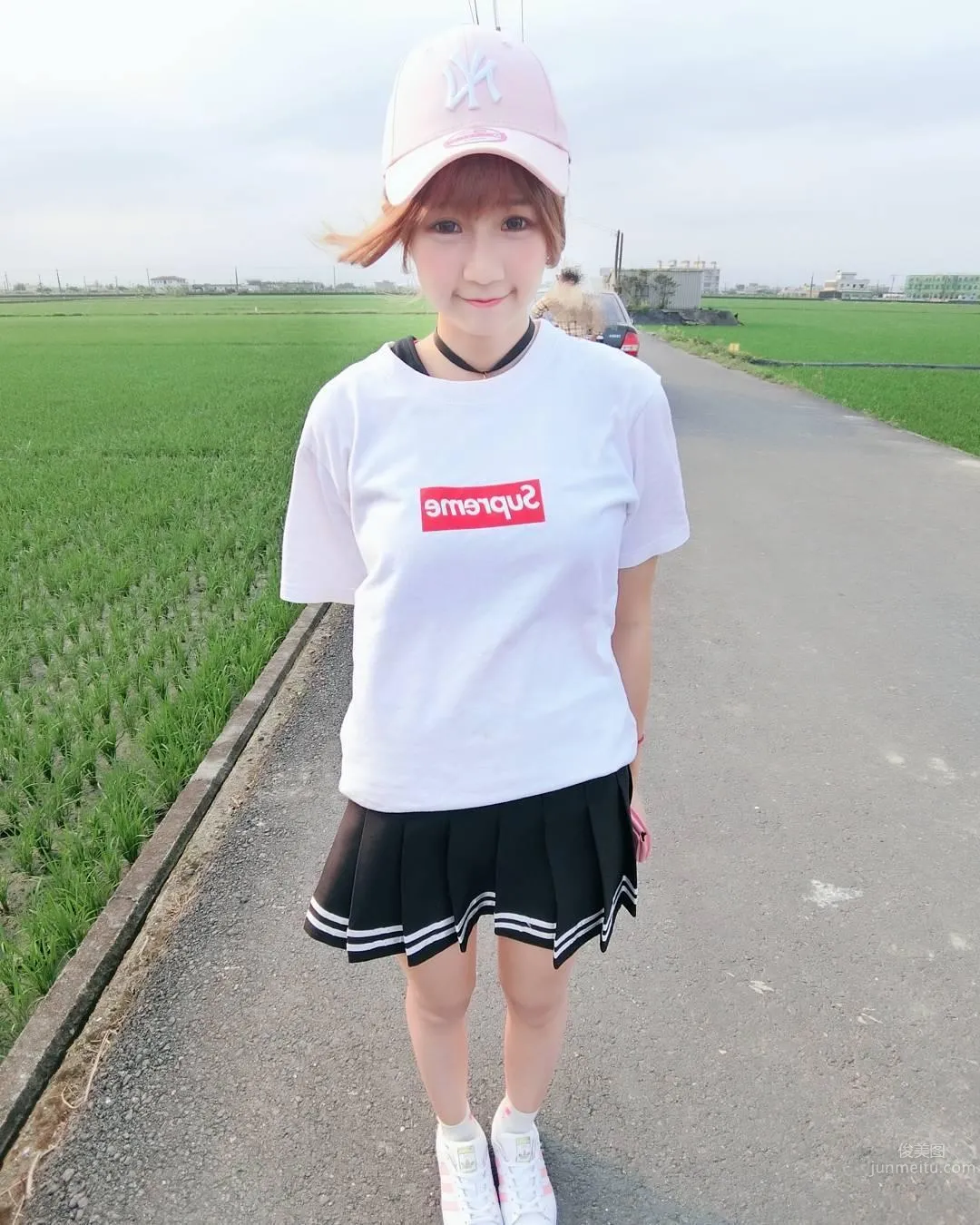 超甜美萌妹周奕瑜 深藏不露的好身材_1