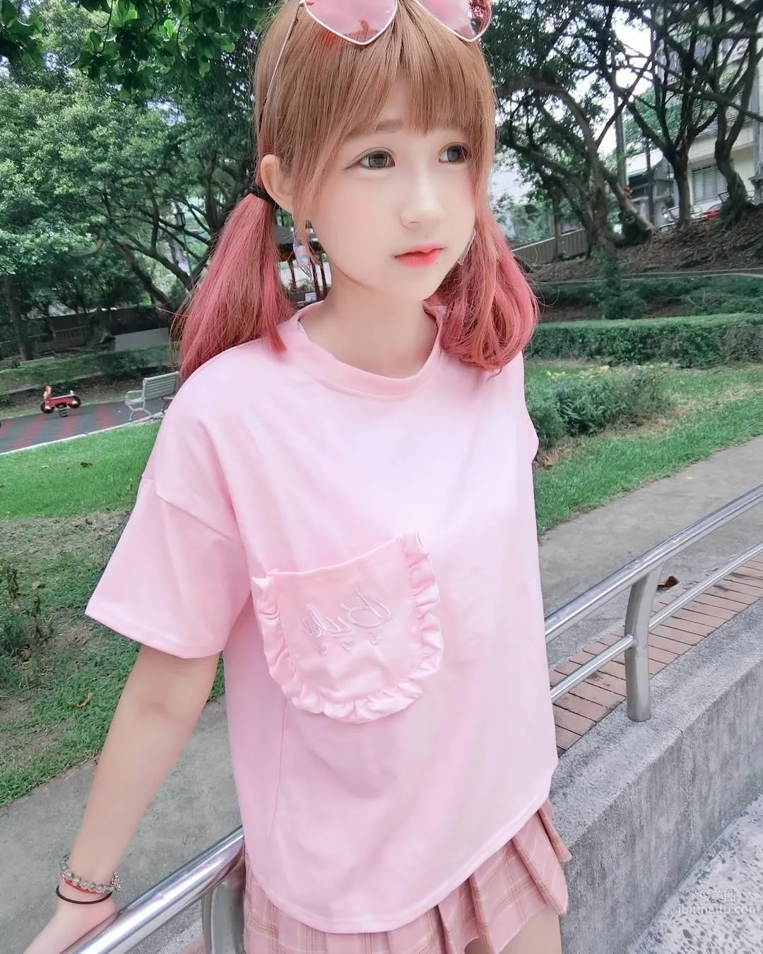 超甜美萌妹周奕瑜 深藏不露的好身材 27