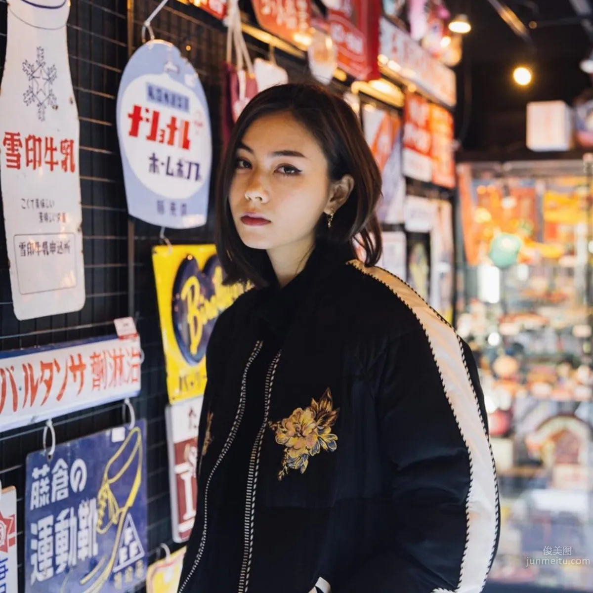 Chinese-American Mixed Blood Lauren Tsai, Full of Energy Retro Vibe photo 49