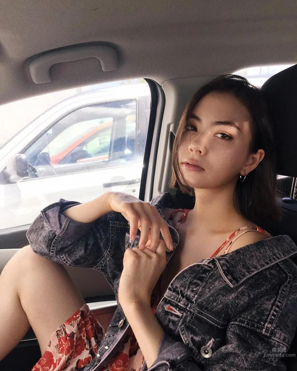 Chinese-American Mixed Blood Lauren Tsai, Full of Energy Retro Vibe photo 37