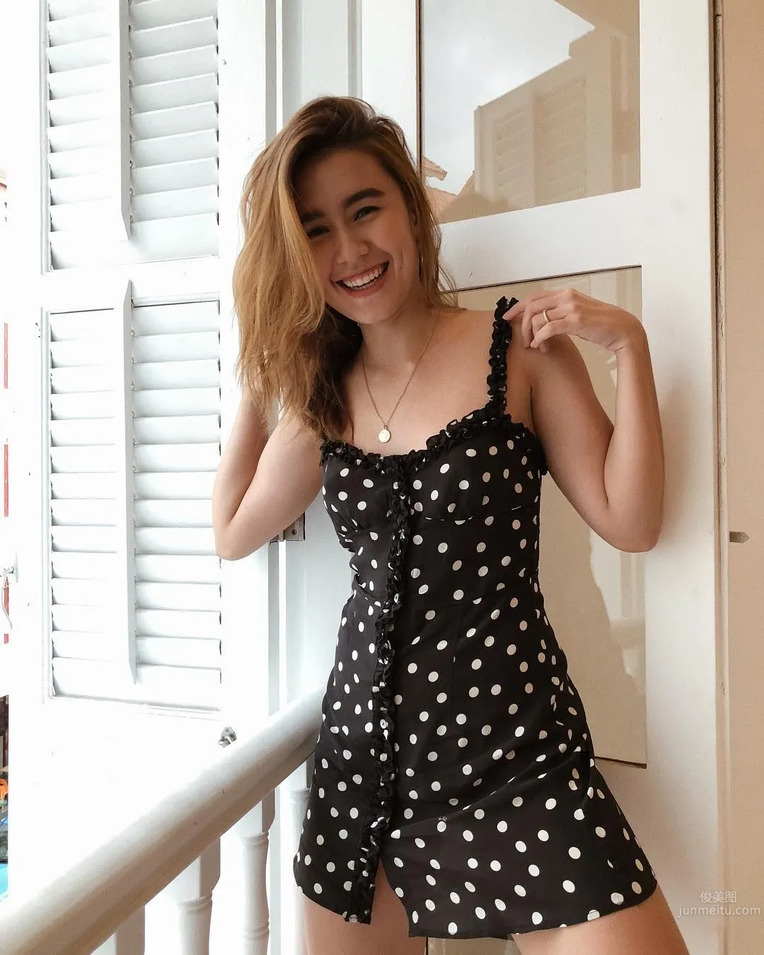 Singapore Beauty Saffron Sharpe, S-Class Western Curves photo 45