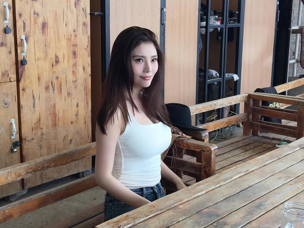 Xu Dongdong - Sister-in-Law Satisfies All Your Fantasies photo 13