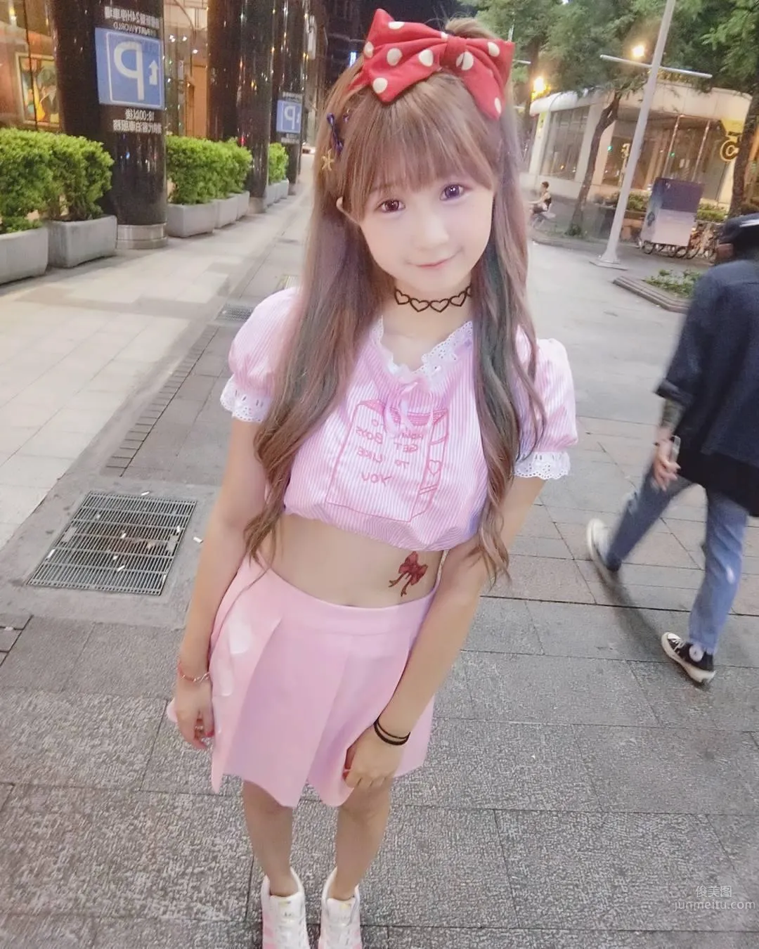超甜美萌妹周奕瑜 深藏不露的好身材 12