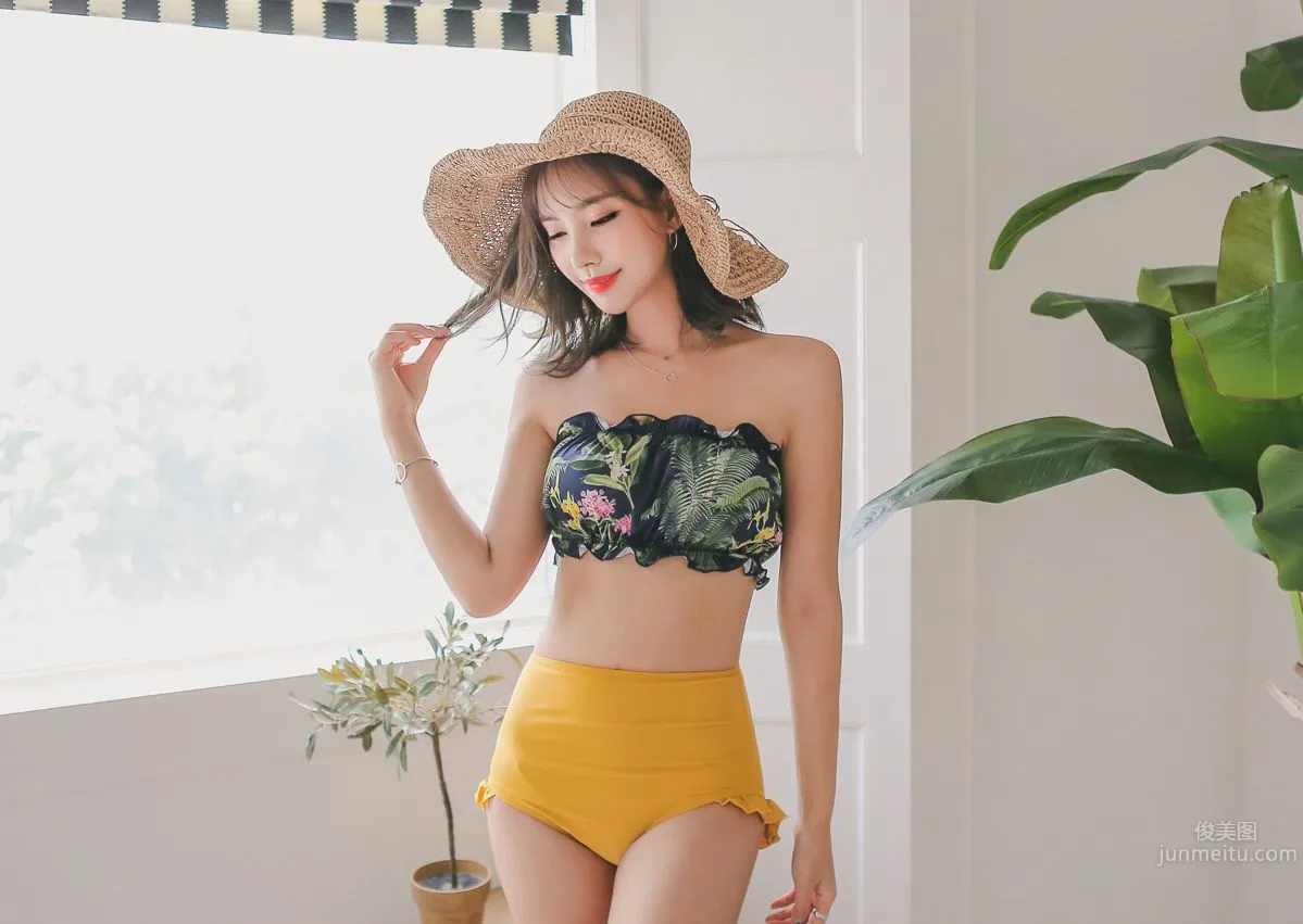 Korean Model Yeonjieun maybeach Swimwear Series Five photo 3