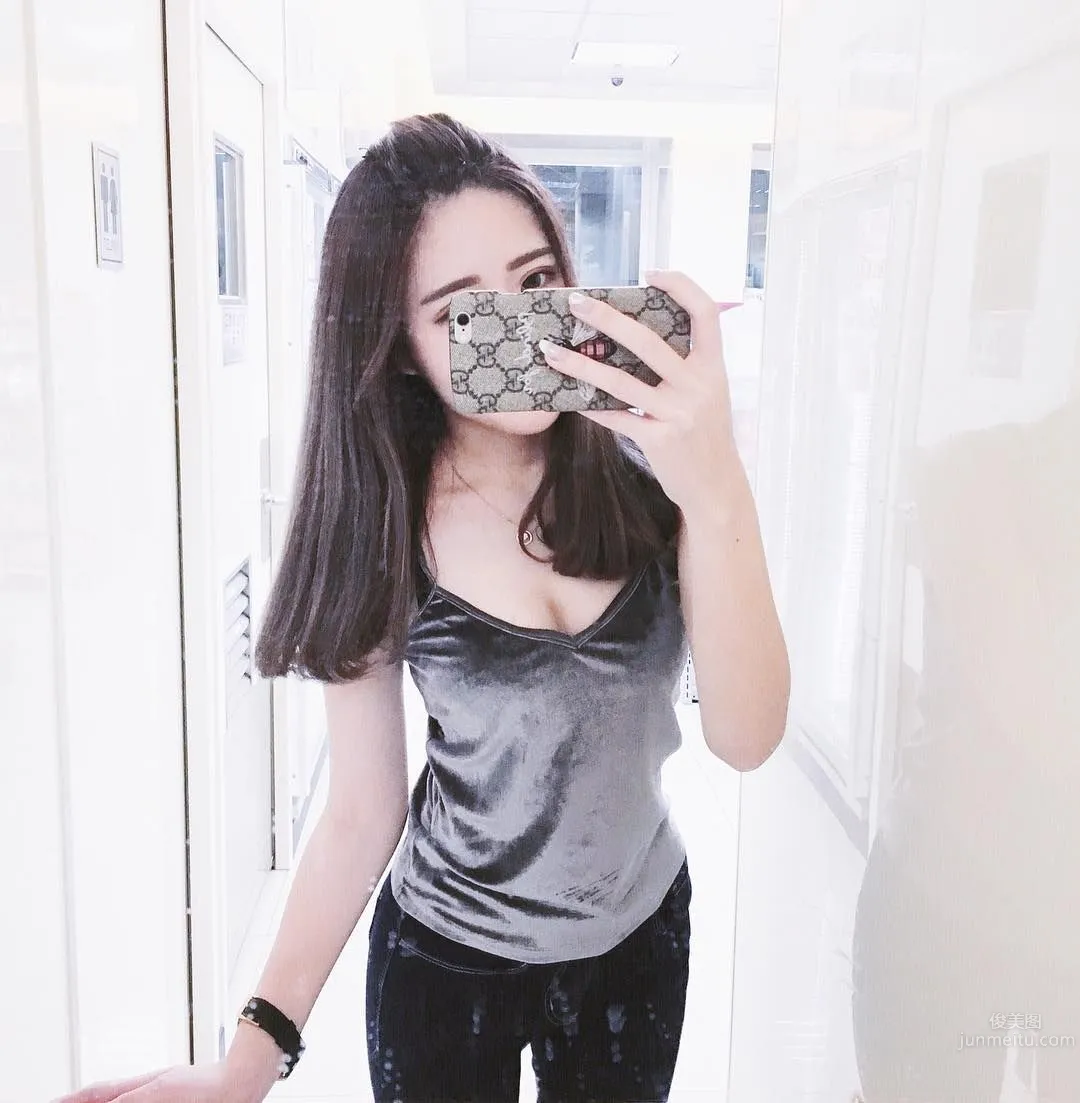 台湾正妹石洁心 超吸睛的事业线_1