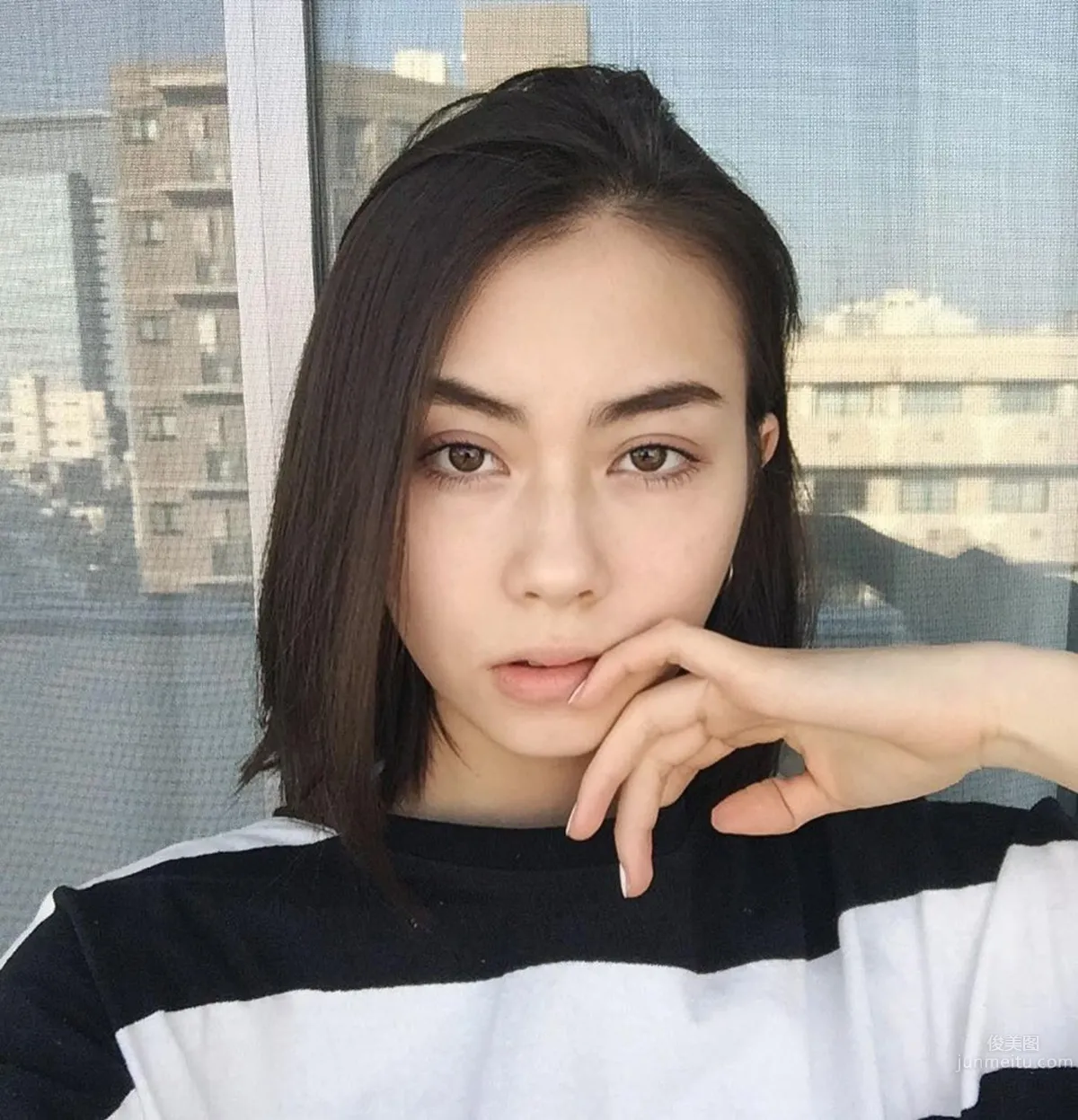 Chinese-American Mixed Blood Lauren Tsai, Full of Energy Retro Vibe photo 46