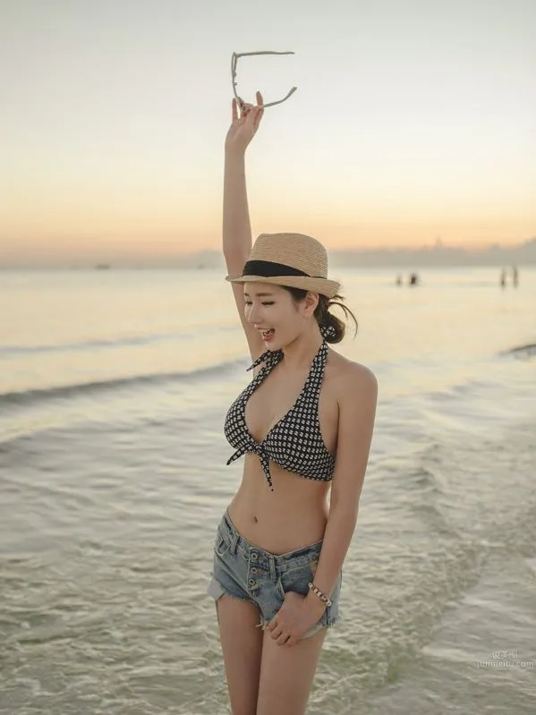 Li Yanjing - 2017 MayBeach Bikini Series Eight photo 15