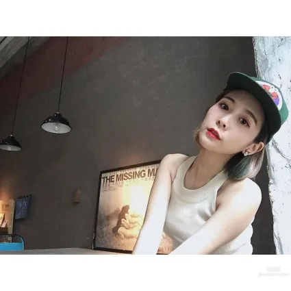 台灣美女劉璟瑩 鬼靈精怪私房照