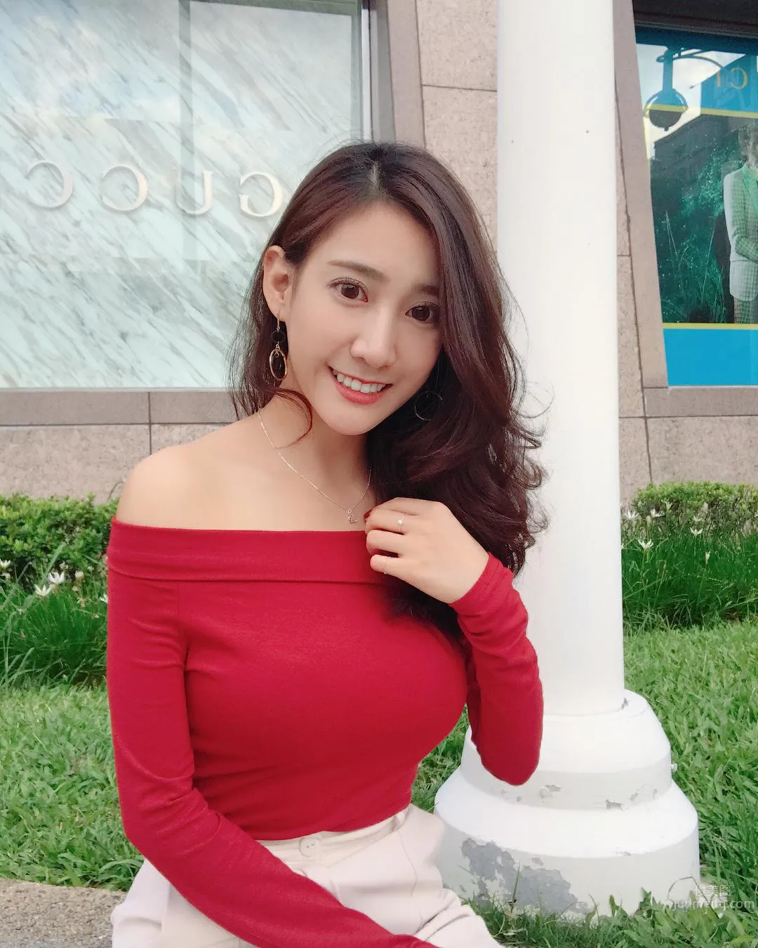 Taiwan Elegant Flight Attendant Zheng Shixuan, Sweet Smile and Big Bust and Long Legs photo 18