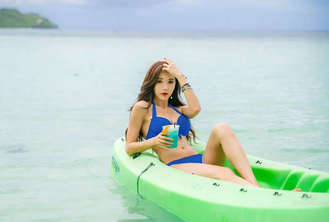 Park Soo Yeon, 2017 Swimwear Series Photo Collection Three photo 7