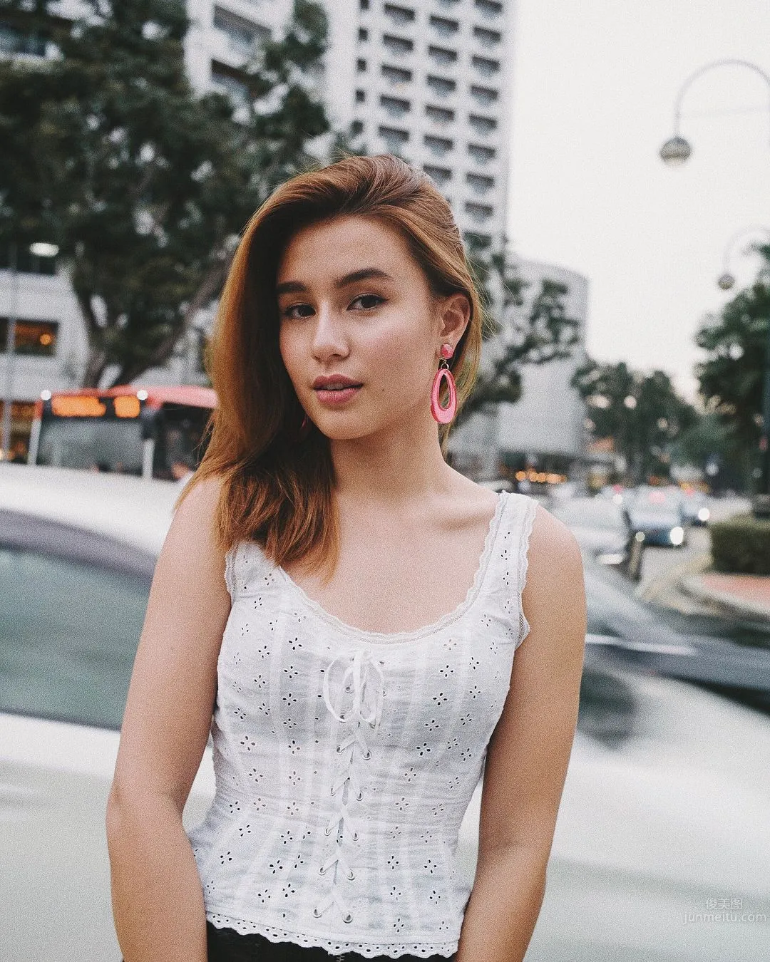 Singapore Beauty Saffron Sharpe, S-Class Western Curves photo 39