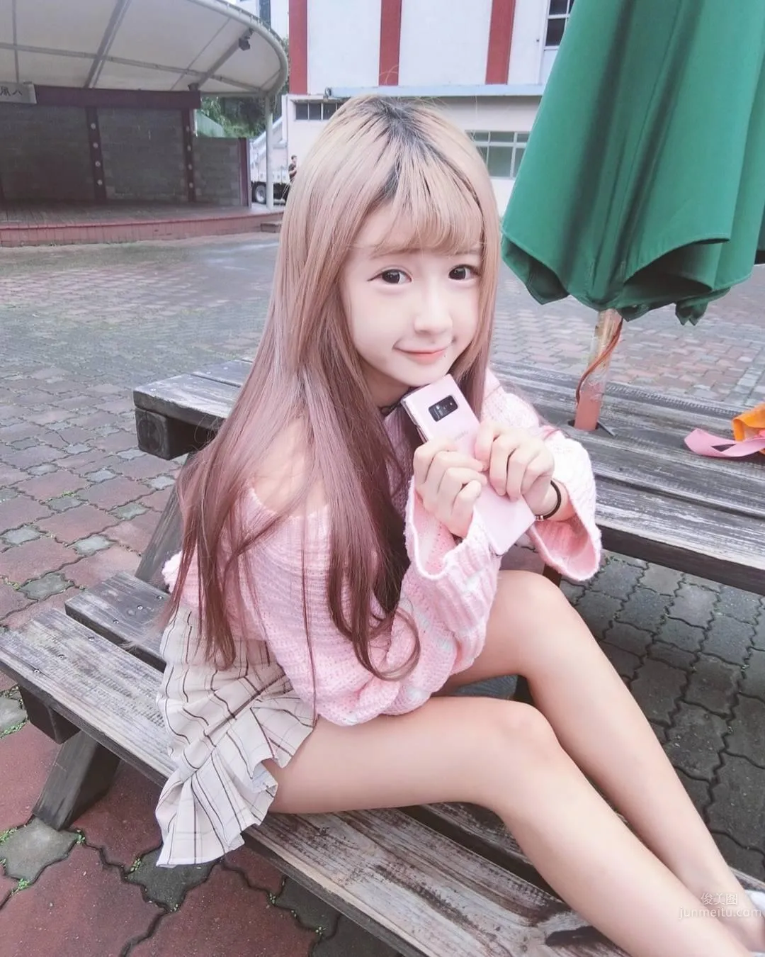 超甜美萌妹周奕瑜 深藏不露的好身材 44