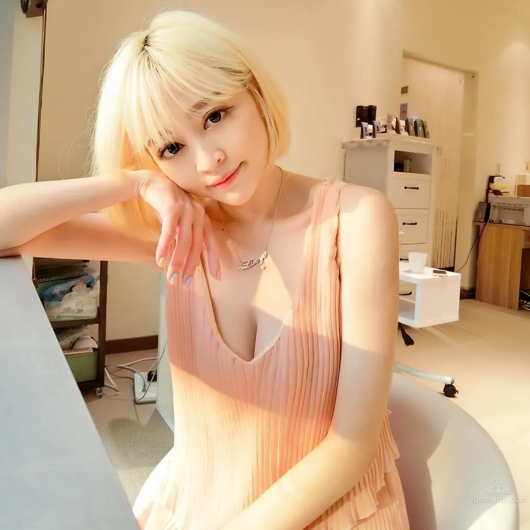Lucy倪千淩- 氣質正妹各種套裝好銷魂 2