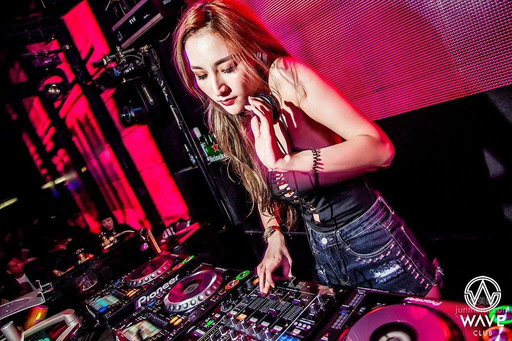 派對尤物DJ林佩佩 比基尼讓人把持不住！ 30
