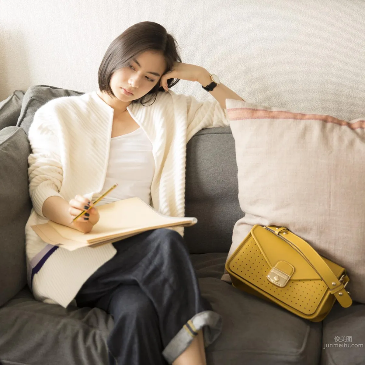 Chinese-American Mixed Blood Lauren Tsai, Full of Energy Retro Vibe photo 41