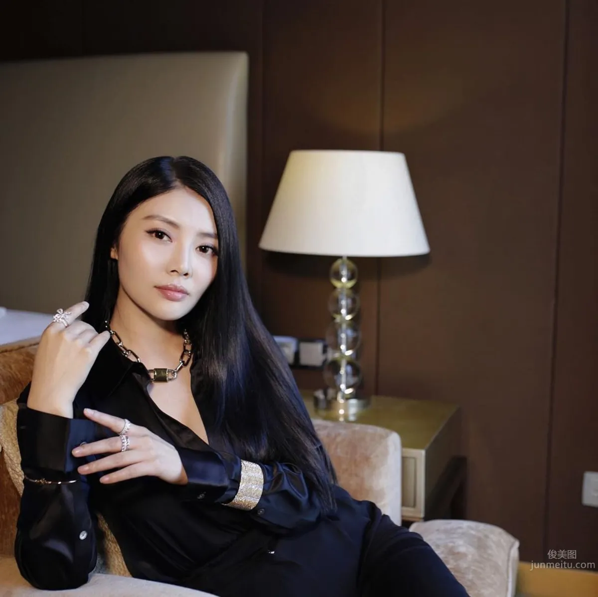 Xu Dongdong - Sister-in-Law Satisfies All Your Fantasies photo 23