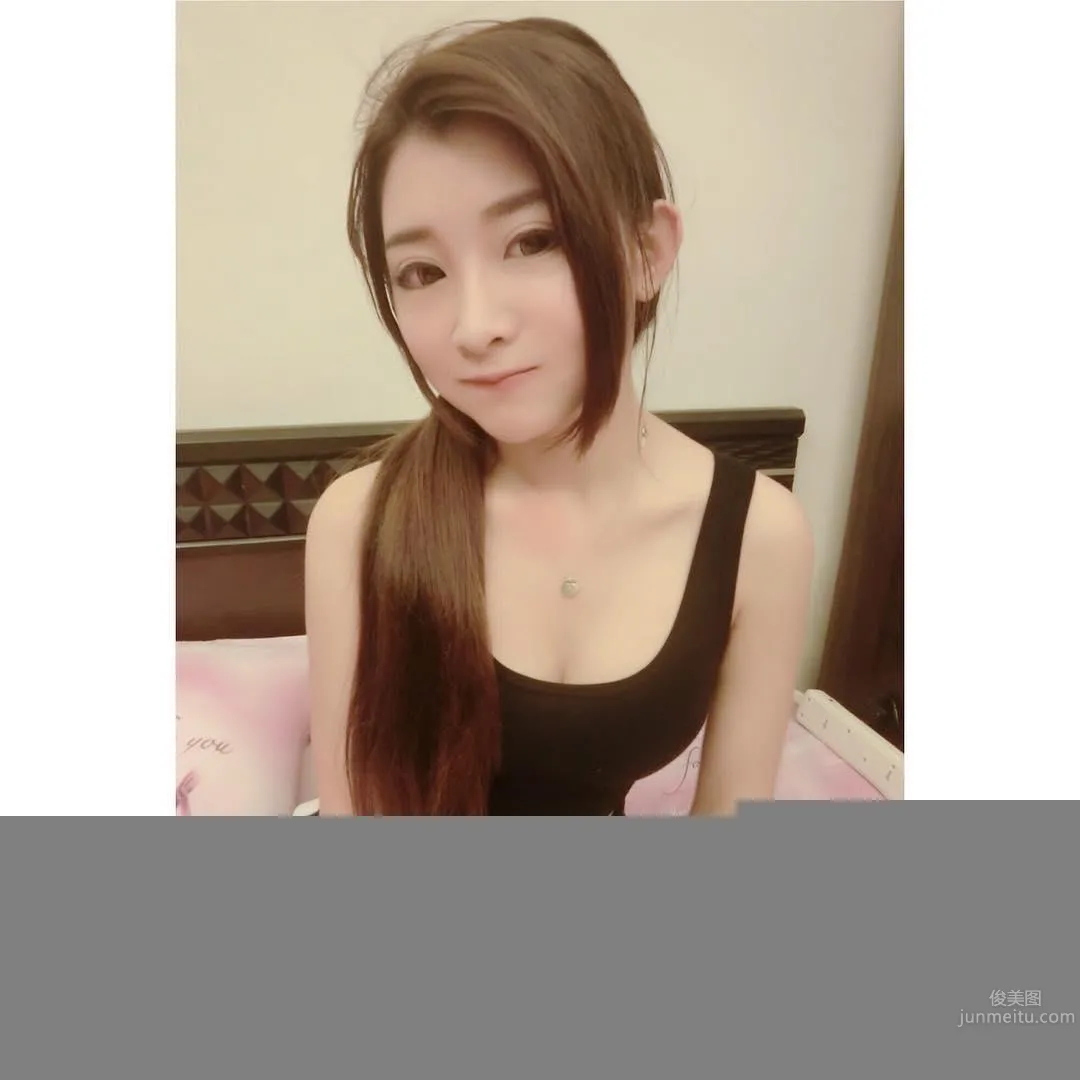 Rebeca Xiaohua - Sweet Exhibition Showgirl photo 10