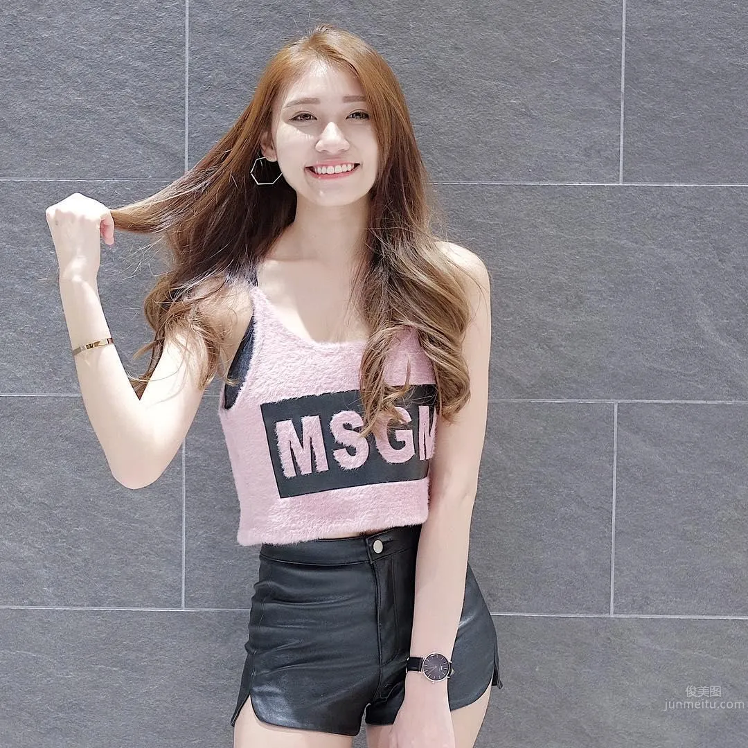 Malaysian Beauty Mimi Chen, Fashionable Sexy Curves photo 13