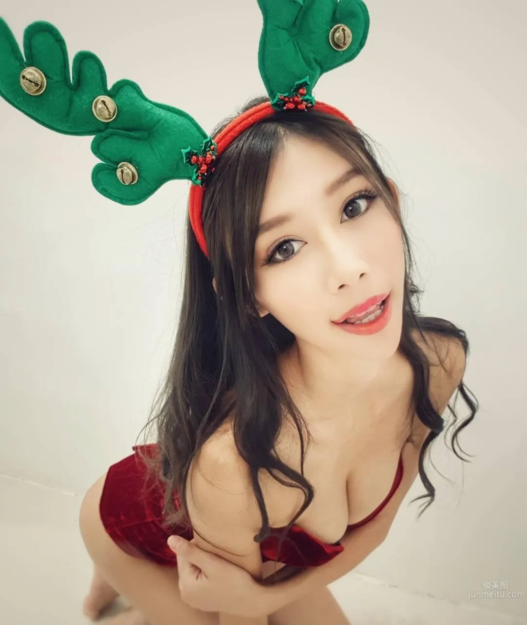 Xiaobu Angela, Queen Power MAX with Criminal Collarbones! photo 47