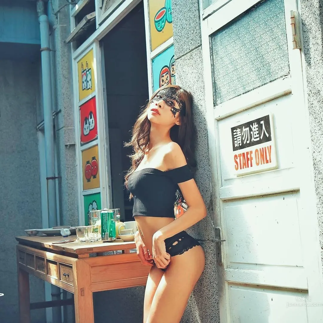 Xiaobu Angela, Queen Power MAX with Criminal Collarbones! photo 42