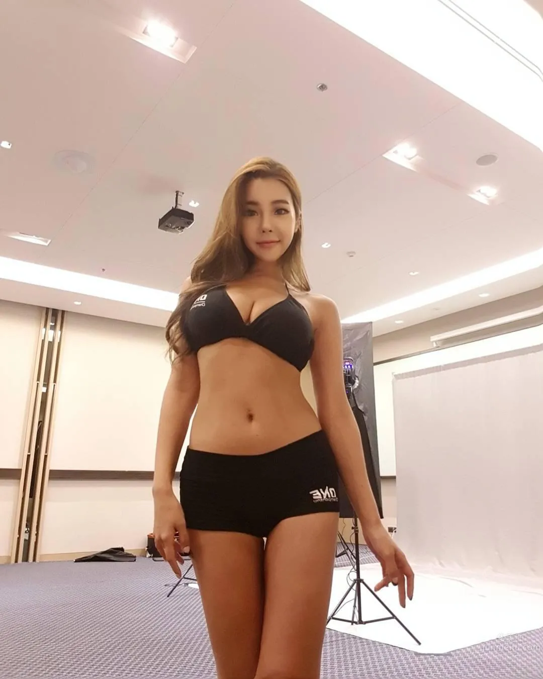 南韓美女金智娜 火辣比基尼美照 27