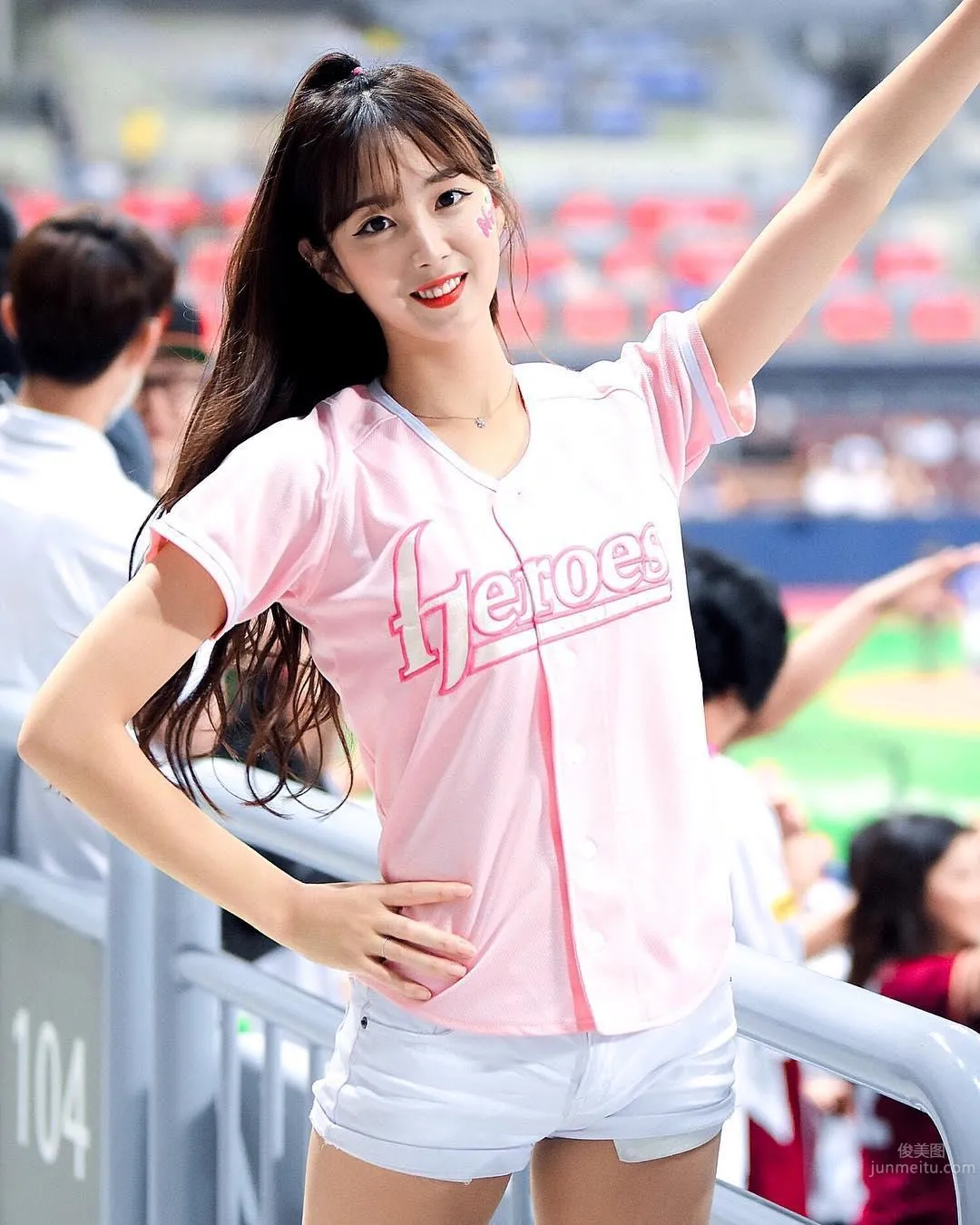 好銷魂！國民女神前後擺動，性感曲線看飽看滿 22
