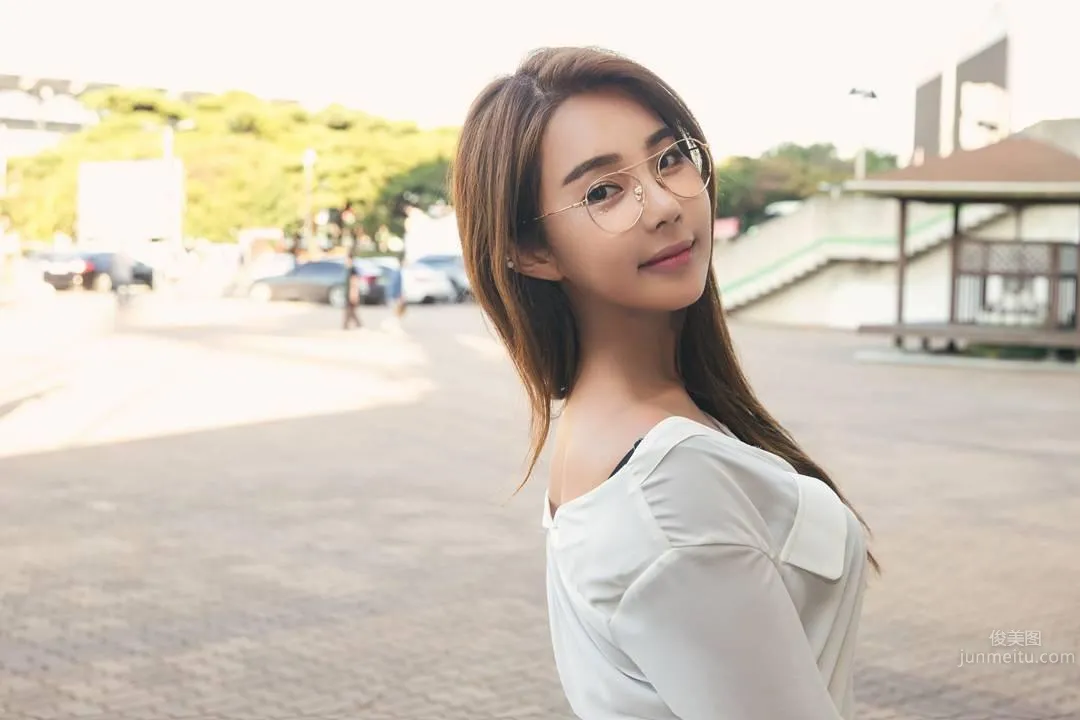 南韓美女金智娜 火辣比基尼美照 7