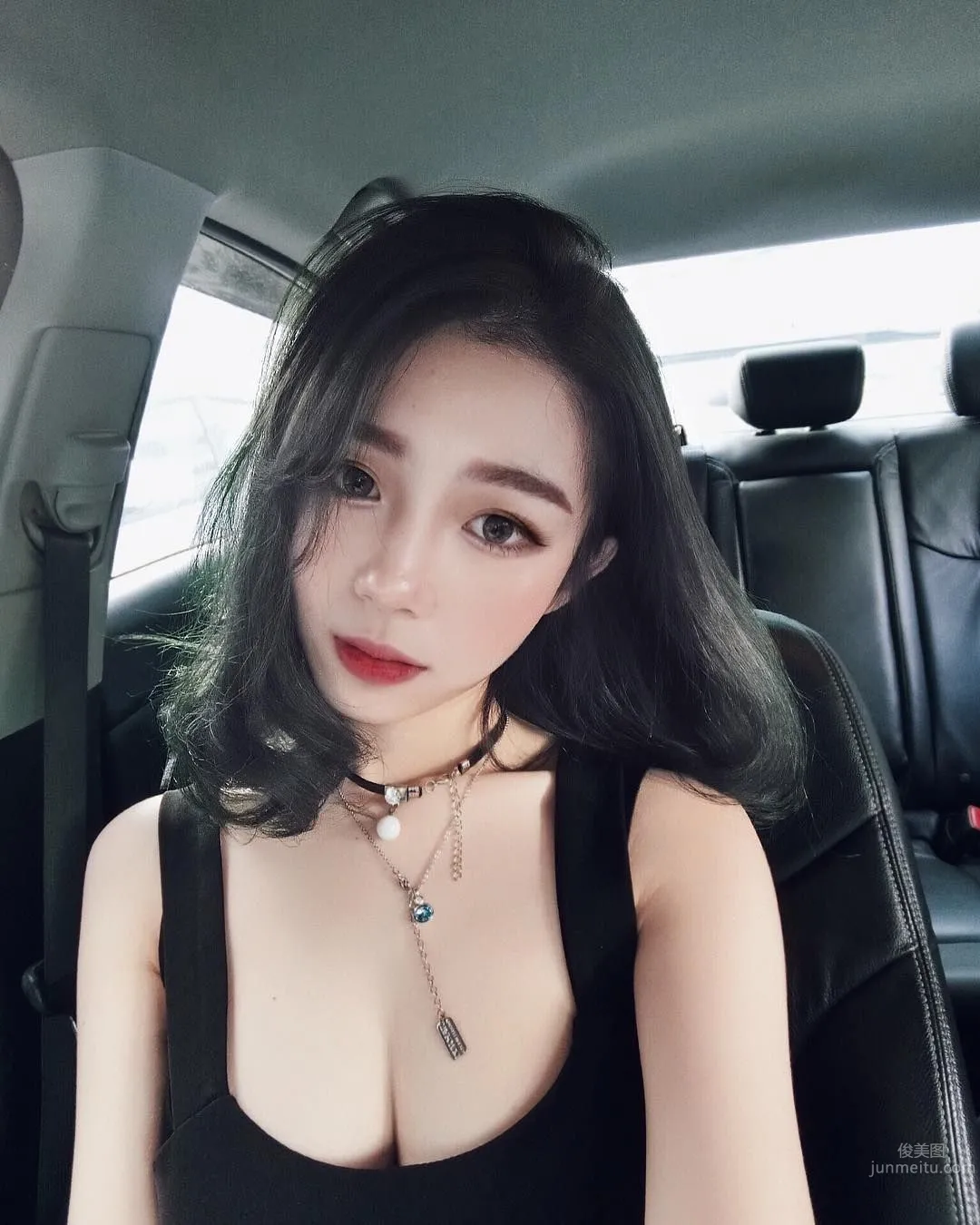 God Genes, Girl Holy Land, It Is This Country! Fair Skin and Unreasonable Good Figure photo 23