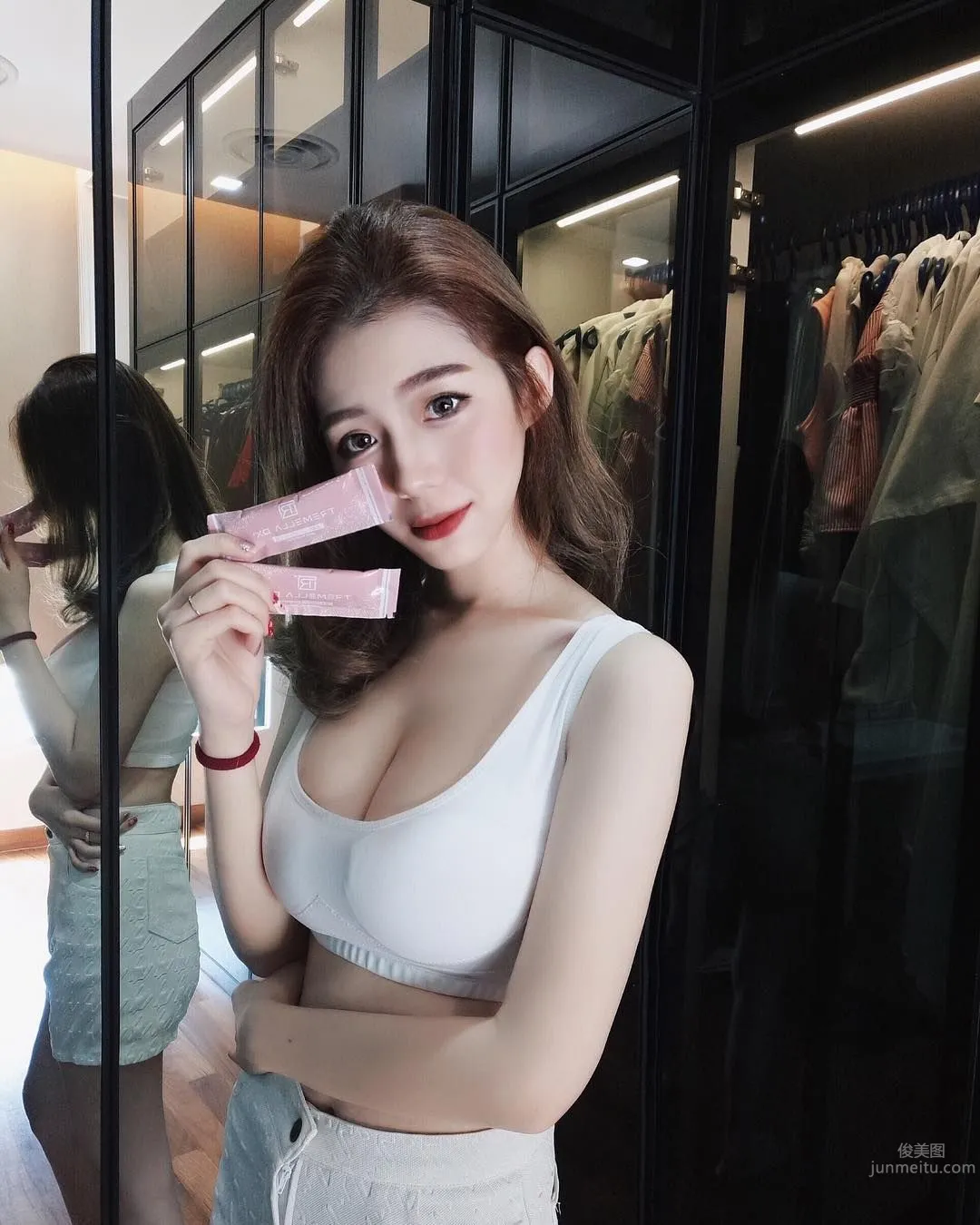 God Genes, Girl Holy Land, It Is This Country! Fair Skin and Unreasonable Good Figure photo 35