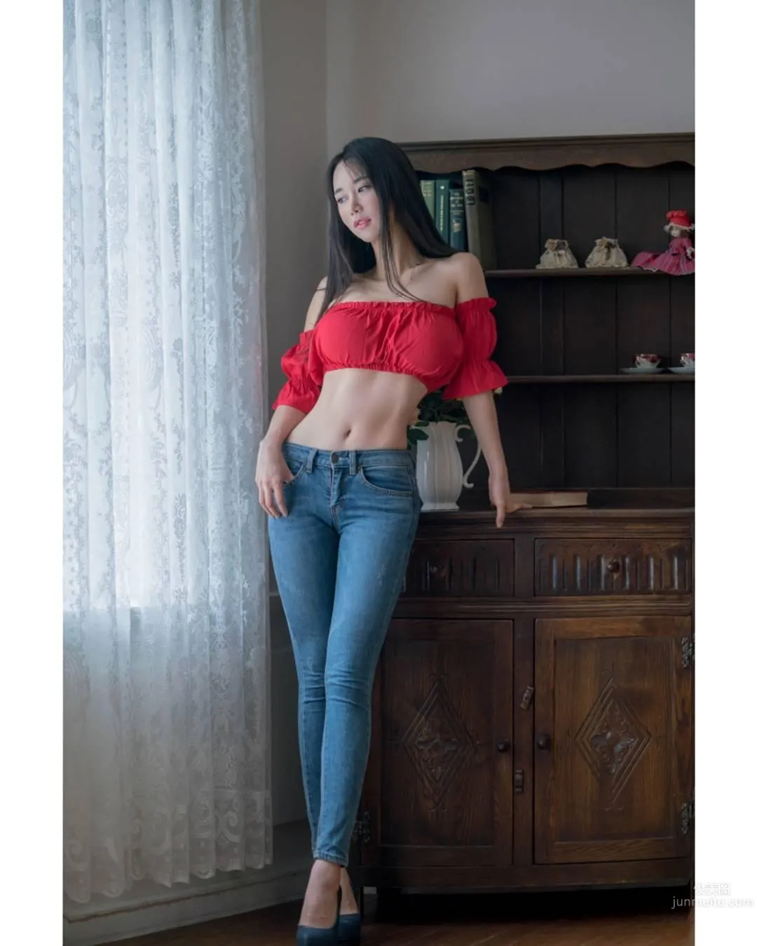 Korean Outdoor Model Kaendi, Wasp Waist and Curves, Perfect Figure photo 67