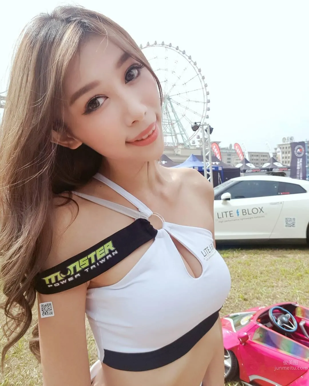 Xiaobu Angela, Queen Power MAX with Criminal Collarbones! photo 45