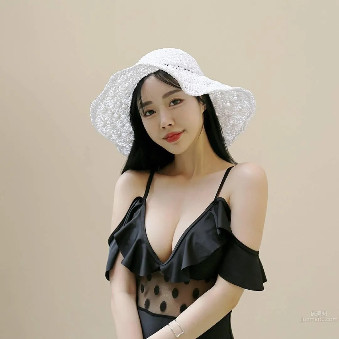 Hwang Eonni, Long Legs Sister Bikini Beautiful Photos photo 13